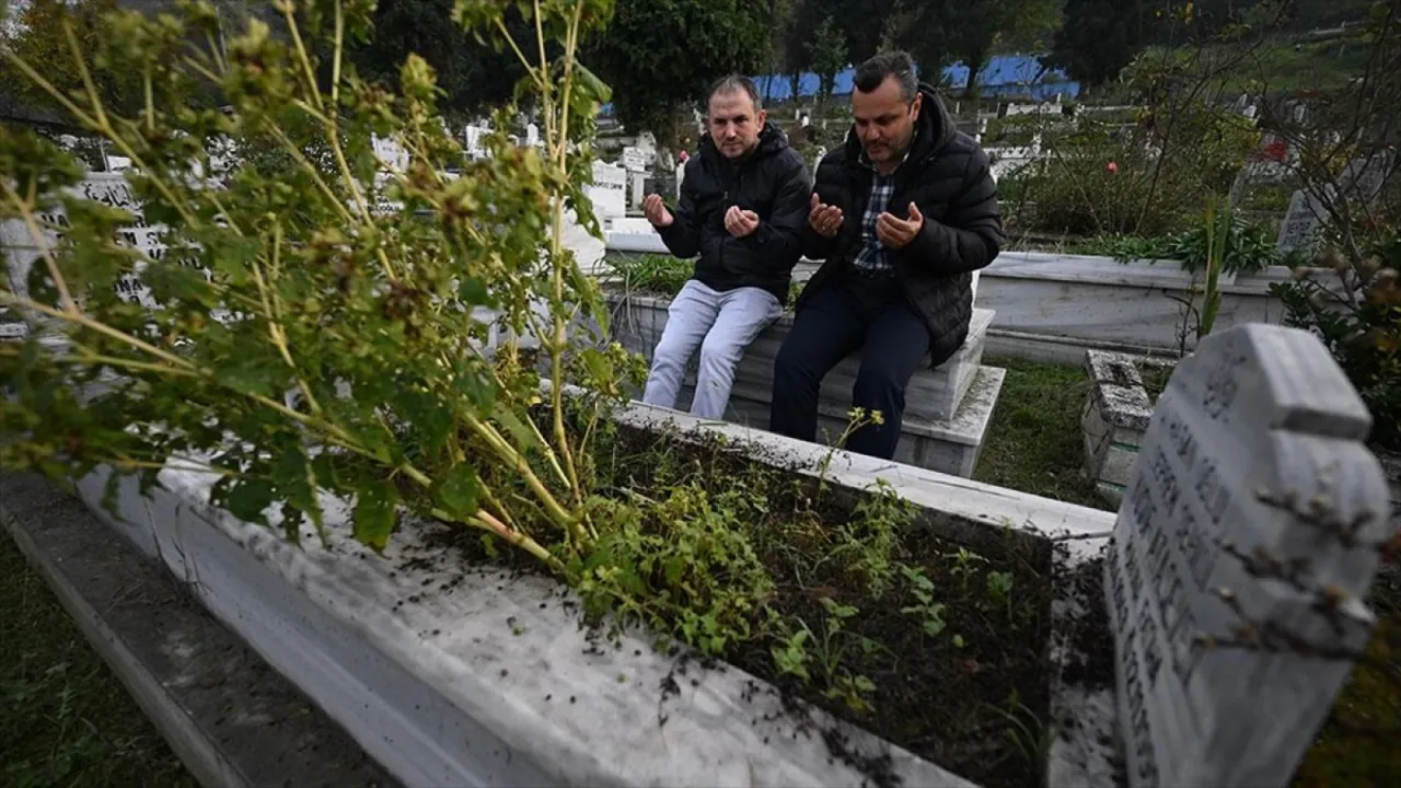 12 Kasım Düzce Depremi'nde yarım kalan hayatların acıları 26 yıldır tazeliğini koruyor
