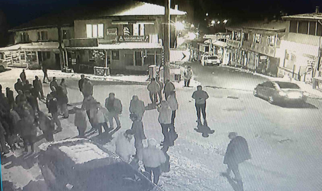 17 yaşındaki çocuk, husumetlisini silahla vurdu: 2 gözaltı