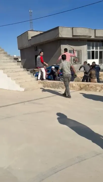 2 ailenin sopalı kavgası, jandarmanın müdahalesiyle sona erdi; 6 yaralı