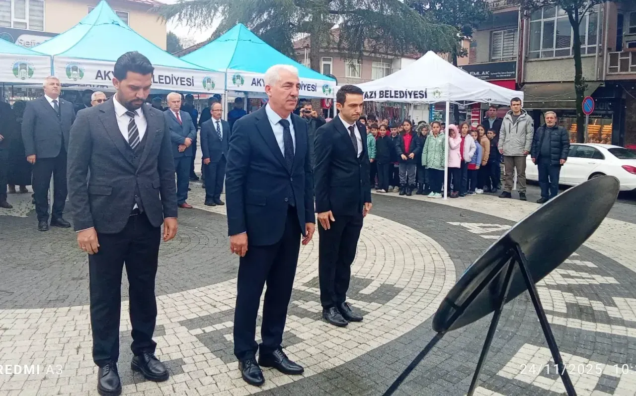 24 Kasım Öğretmenler günü Akyazı'da coşkuyla kutlandı