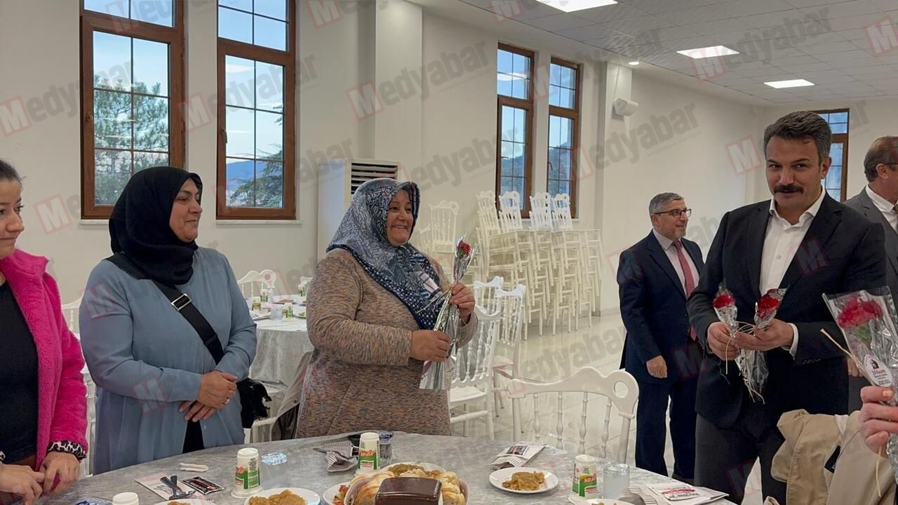 24 Kasım Öğretmenler Günü Taraklı’da coşkuyla kutlandı