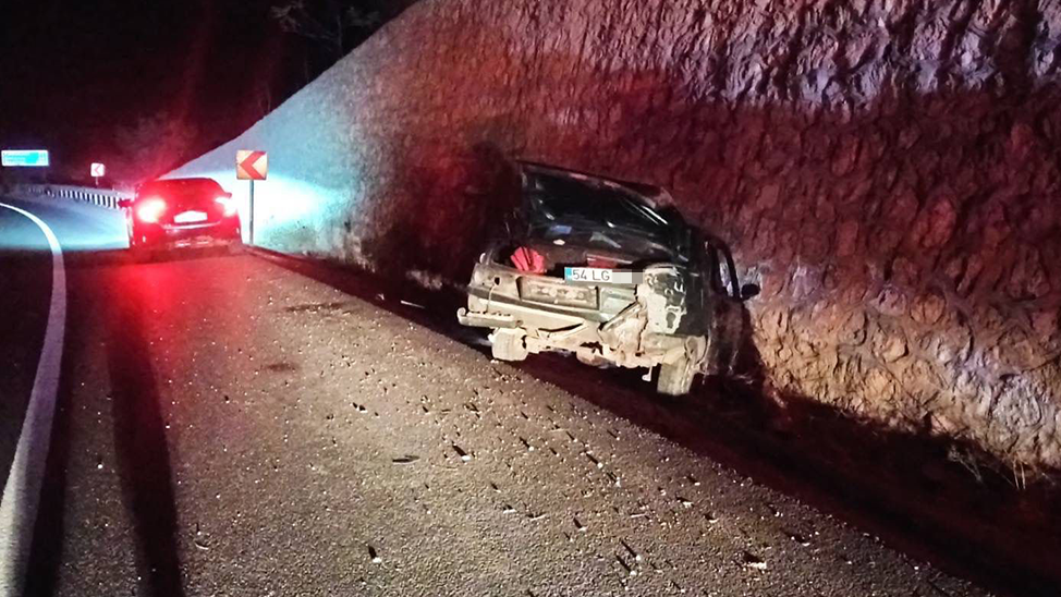54 plakalı araç Bilecik'te şarampole devrildi!