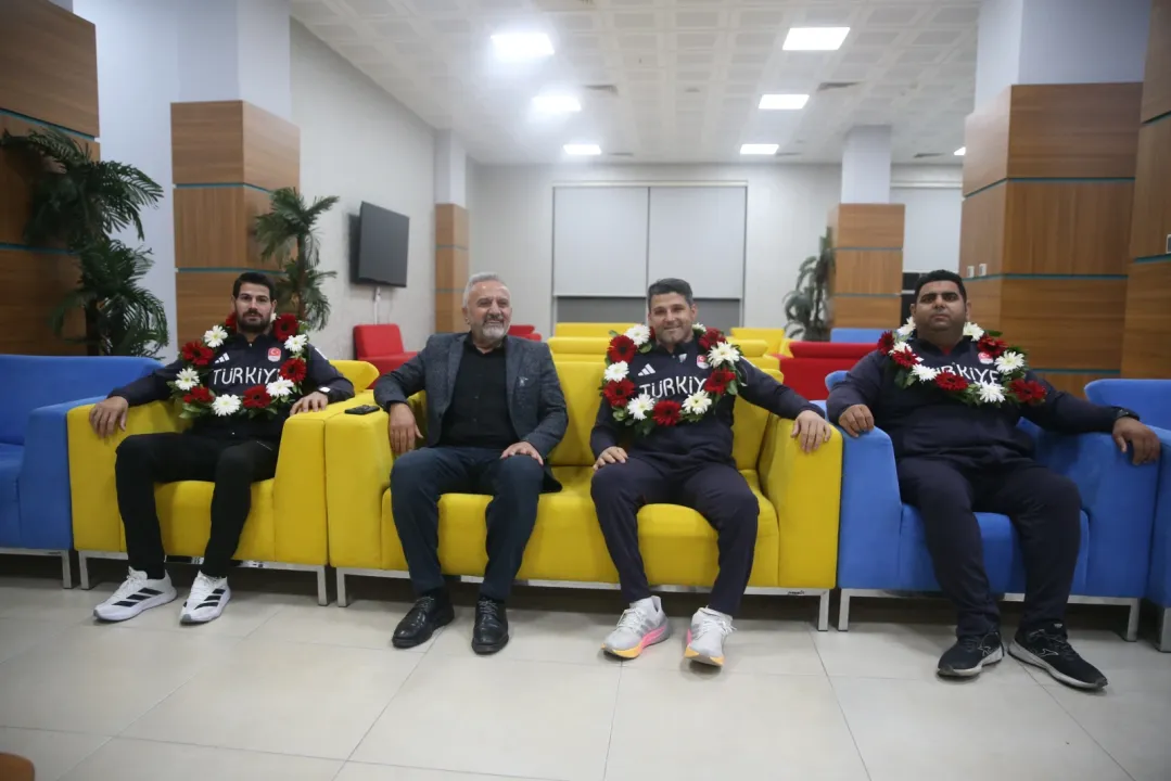 6. İslami Dayanışma Oyunları'nda başarılı olan para atletler Bursa'da karşılandı