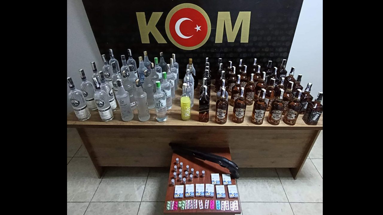 65 şişe kaçak alkol, 103 cinsel içerikli hap ve pompalı tüfekle yakalandı