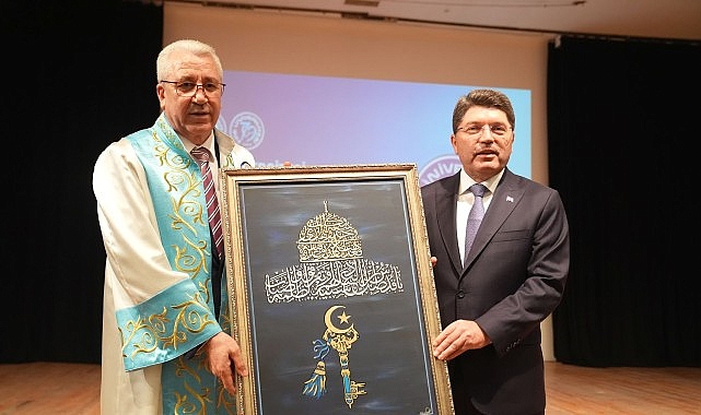 Adalet Bakanı Tunç, “Ege Üniversitesi ile gurur duyuyoruz”