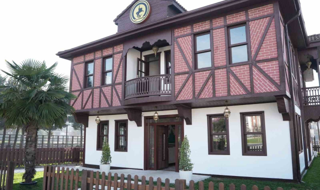 Adını şairden aldı, gençler için hazırlandı