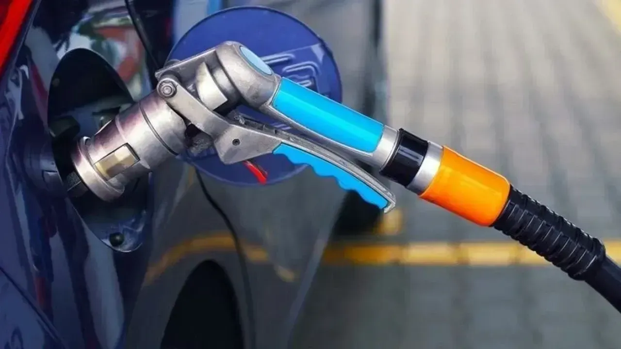 Akaryakıtta tabela yine değişecek! Zam geliyor