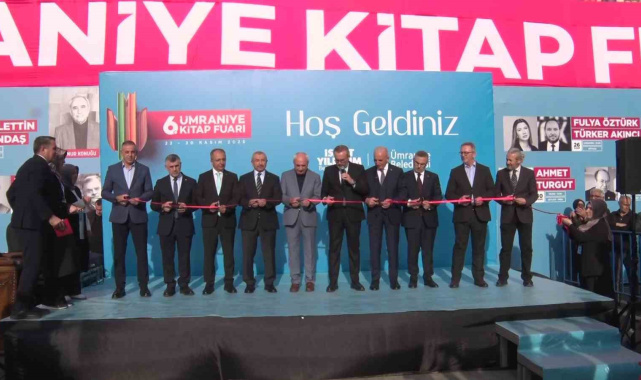 Anadolu Yakası'nın en büyük kitap fuarı kapılarını Ümraniye'de kitapseverlere açtı