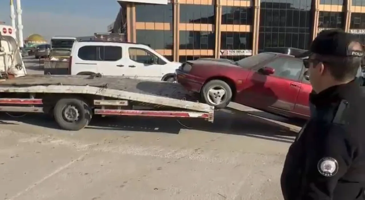 Ankara’da hurda araç temizliği; 13 araç trafikten men edildi