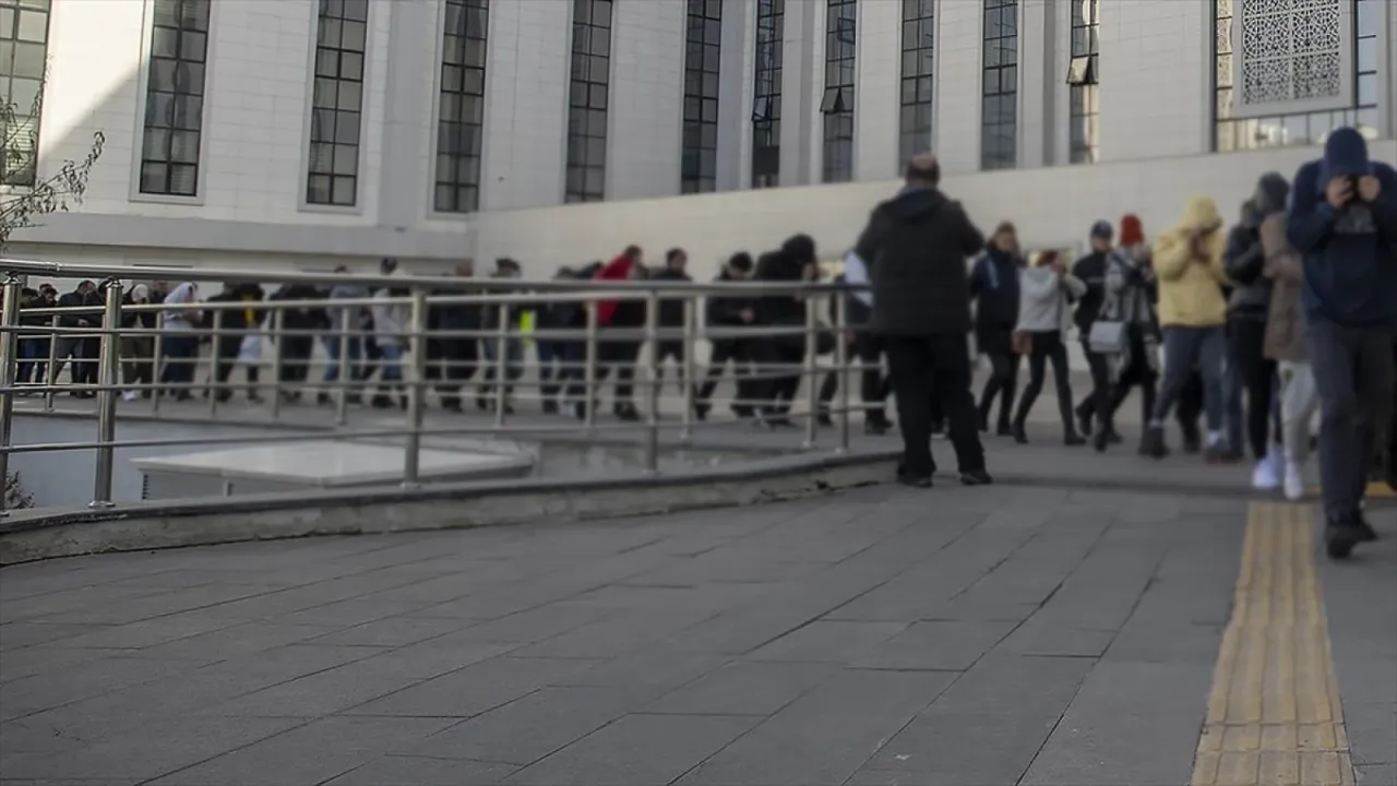 Ankara merkezli dolandırıcılık operasyonlarında 19 kişi tutuklandı