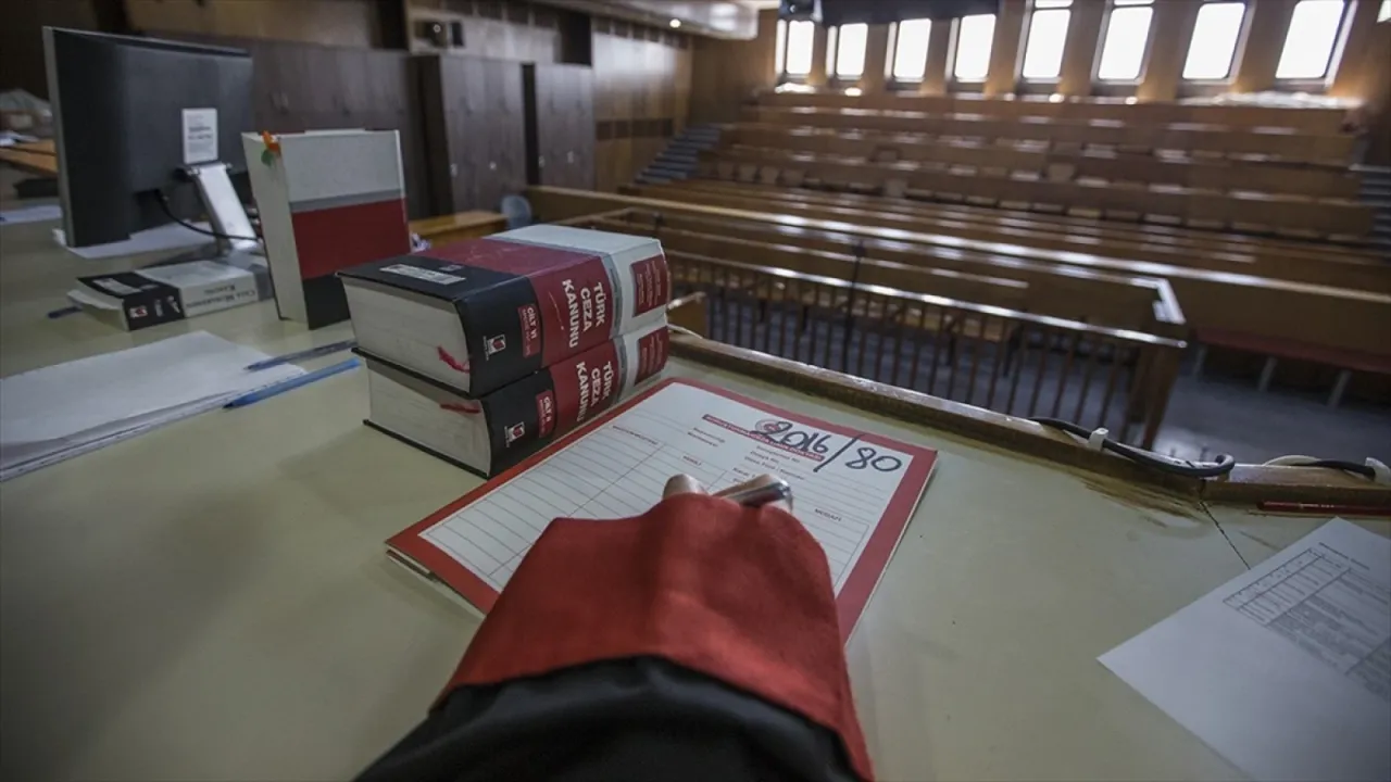 Annesini darbeden sanığın saldırıda kullandığı bağ makası silah sayıldı