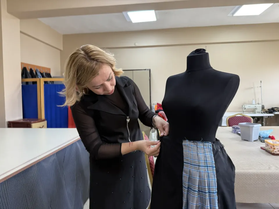 Annesini kaybettiği meme kanserini azmi ve ailesinin desteğiyle iki kez yendi