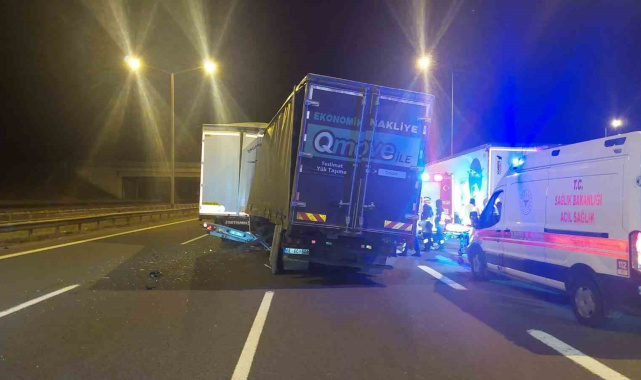Arıza yapan tıra çarpan kamyon şoförü hayatını kaybetti