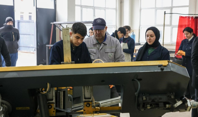 Arnavutköy Belediyesinin kamelyaları meslek liselerinde üretiliyor