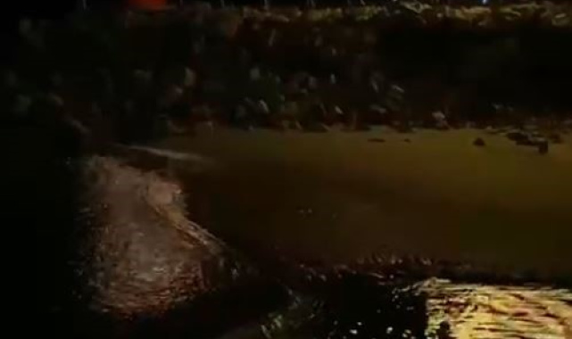 Arnavutköy'de deprem öncesinde deniz çekildi