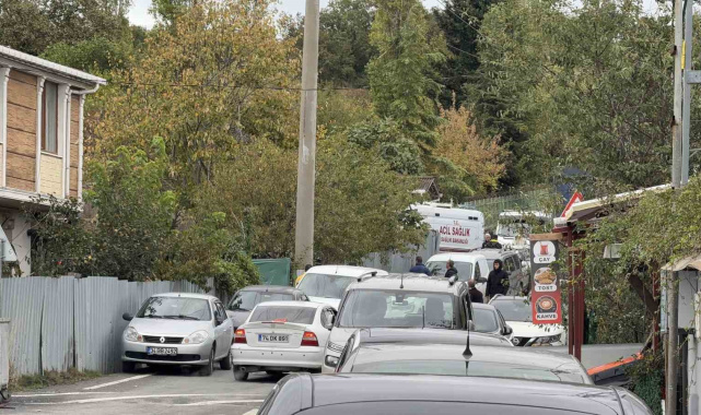 Arnavutköy'de feci ölüm: Kamyonun dorsesinin altında kalan adam hayatını kaybetti