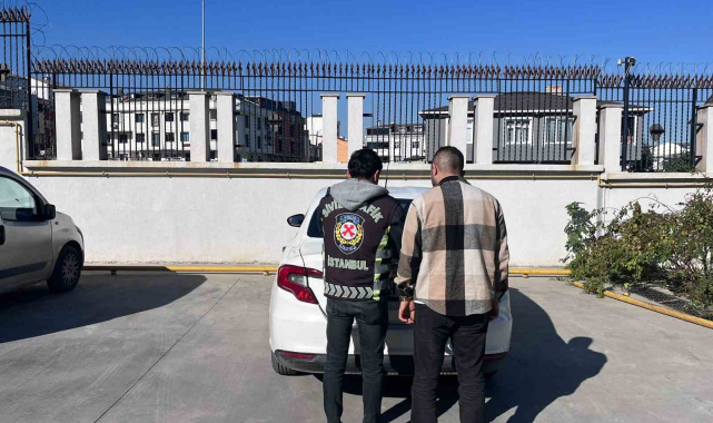 Arnavutköy'de, kırmızı ışıkta geçip karşıya geçen çocukları tehlikeye atan sürücü yakalandı