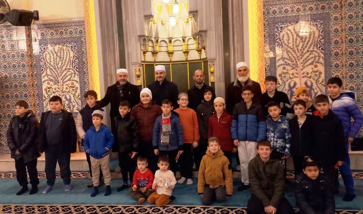 Baba Oğul Bu Sabahta Aynı Safta Buluştu