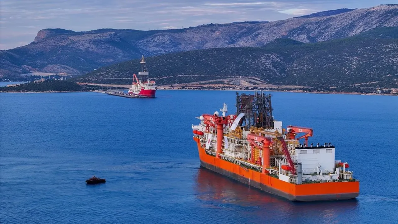 Bakan Bayraktar, 6. sondaj gemisinin Karadeniz'de görev yapacağını bildirdi