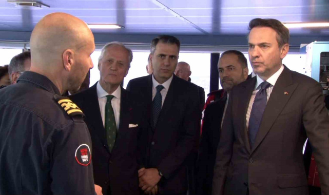 Bakan Bayraktar: "Karadeniz'de görev yapacak 6. sondaj gemimiz çarşamba günü Mersin'de olacak"