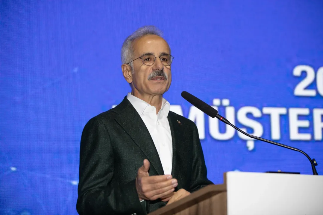 Bakan Uraloğlu, Sapanca'da denizcilik sektörü yatırımları için konuştu