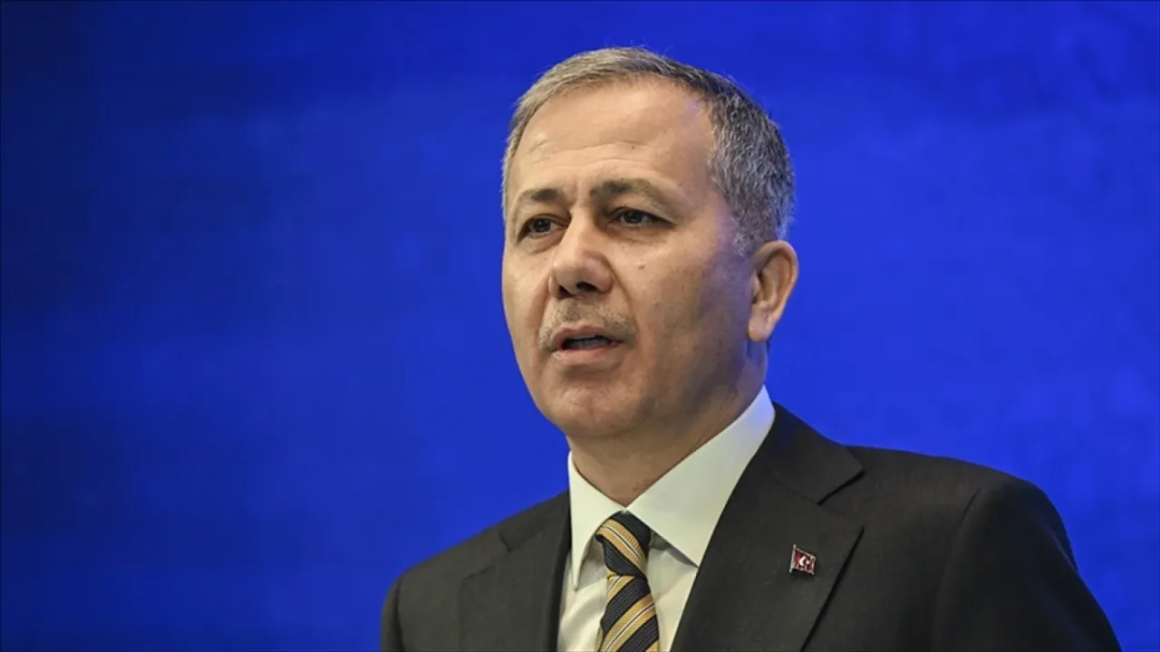 Bakan Yerlikaya: Suç odaklarına karşı mücadeleyi yok saymak, vatan evlatlarının emeğine hakarettir