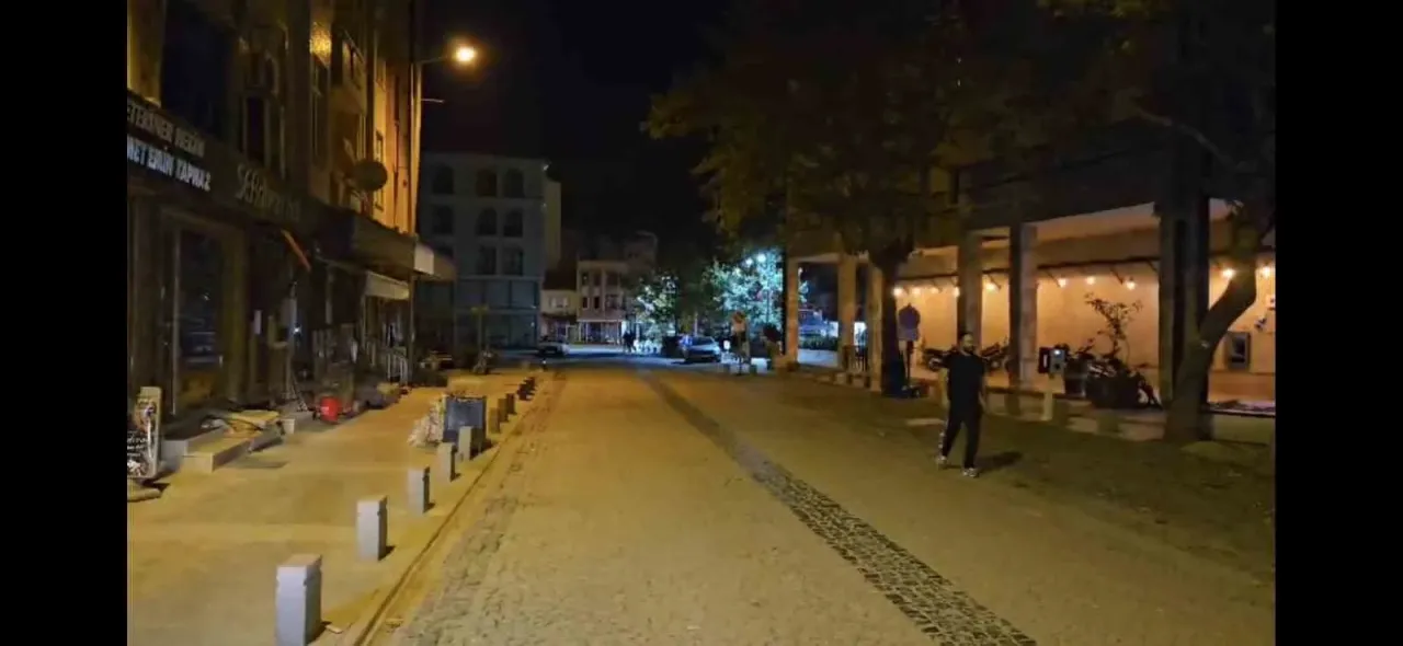 Balıkesir yine peş peşe depremlerle sarsıldı