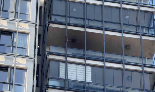 Başakşehir'de 27 katlı binada yangın paniği