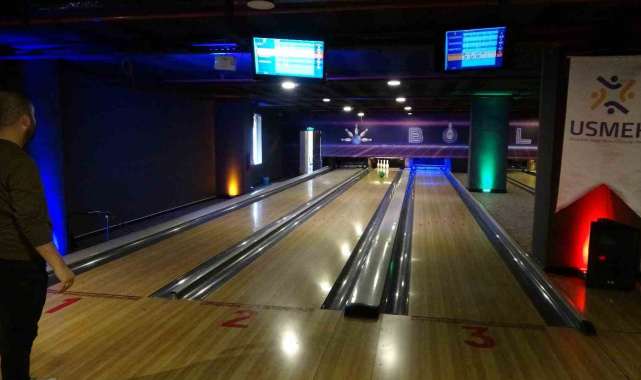 Basın mensupları bowling turnuvasında buluştu