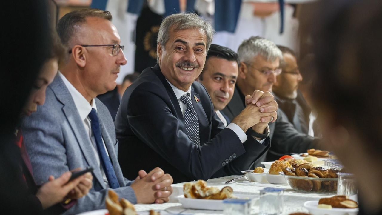 Başkan Alemdar esnafla bir araya geldi... Katlıpazar için dönüşüm mesajı verildi!