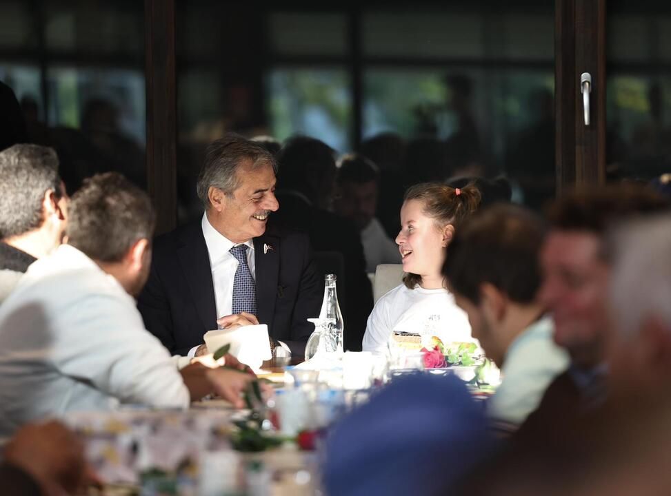 Başkan Alemdar görme engellilerle buluştu, “Empati kurmak hepimizin sorumluluğu”