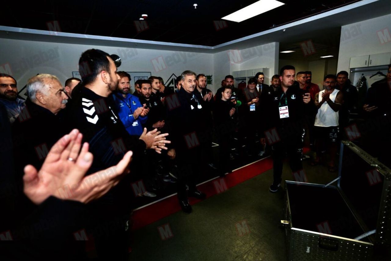 Başkan Alemdar maç sonu soyunma odasına indi: “Hiç bir şey bitmiş değil”