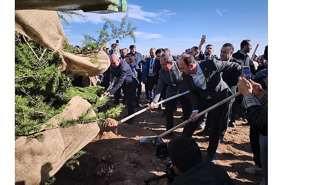 Başkan Altay “Geleceğe Nefes Konya’ya Hayat” Programında Öğrencilerle Fidan Dikti