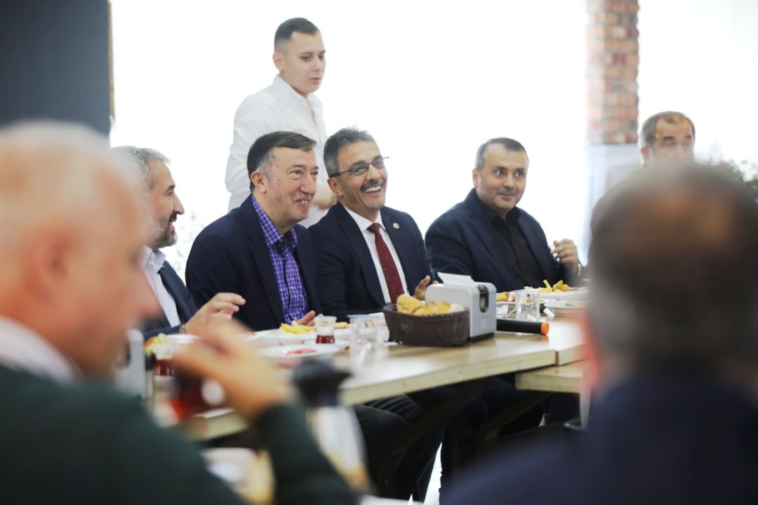 Başkan Dinç, Sakarya Düşünce ve Dayanışma Platformu ile buluştu