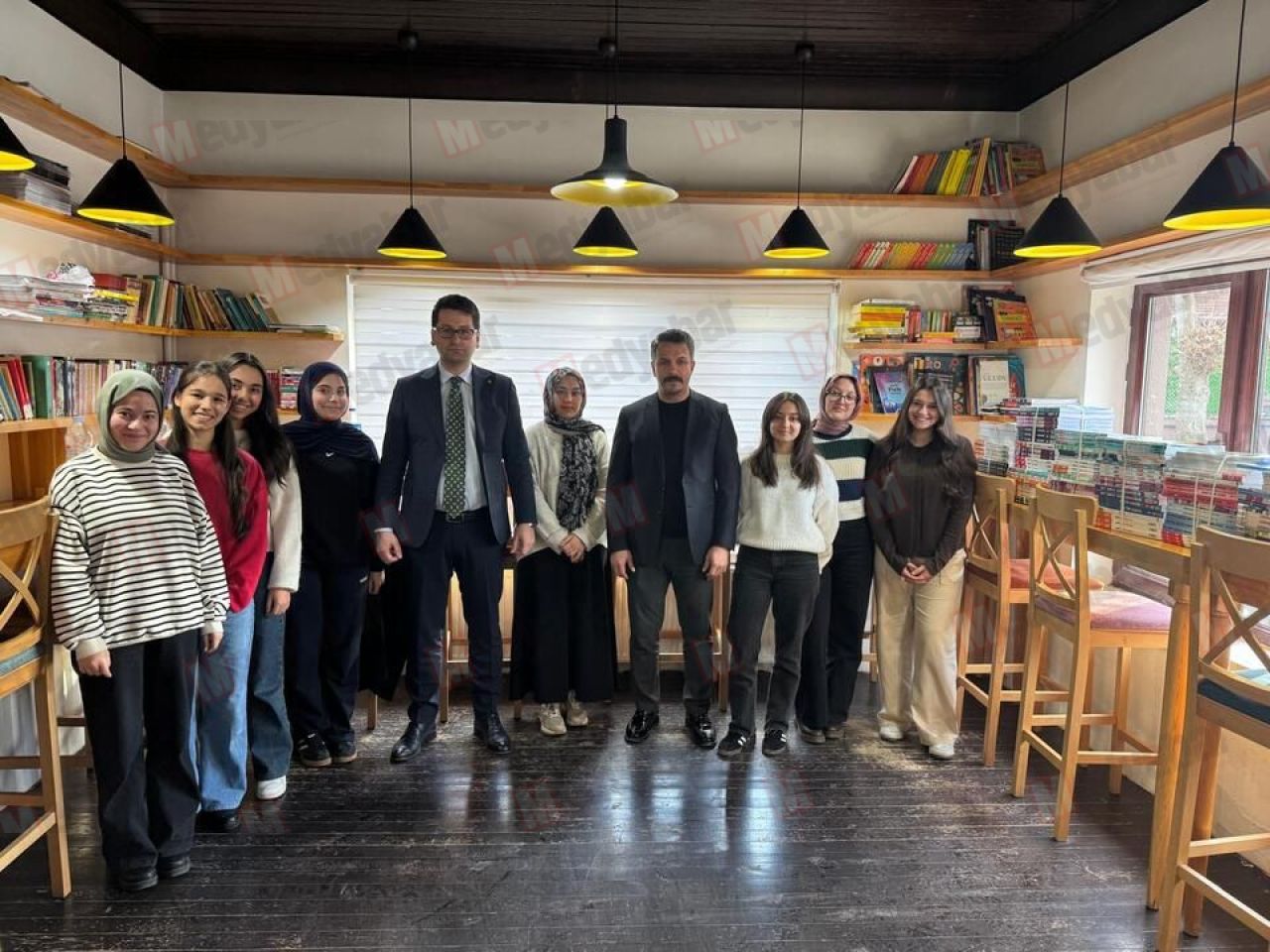 Başkan Pilavcı’dan üniversite adaylarına kitap desteği