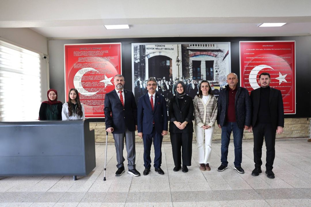 Başkan Şenol Dinç Öğretmenler Günü'nü kutladı