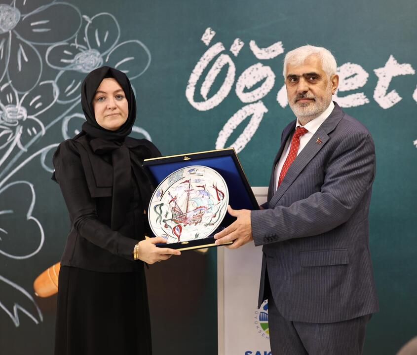 Başkan Yusuf Alemdar, SAMEK ve SGM eğitimcileriyle buluştu: “Öğretmenlik hiçbir ölçüyle tarif edilmeyecek kadar yüce bir meslektir”