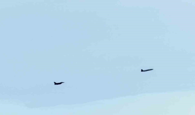 Bayraktar KIZILELMA, F-16'ya kilitlendi, simüle atışta tam isabet