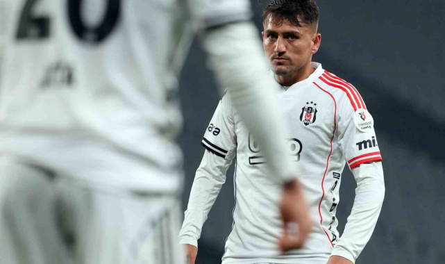 Beşiktaş'ta Cengiz Ünder penaltıyı kaçırdı