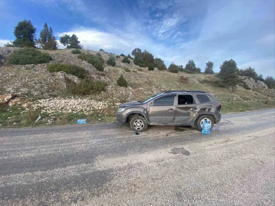 Bilecik’te takla atan araçta 2 kişi yaralandı