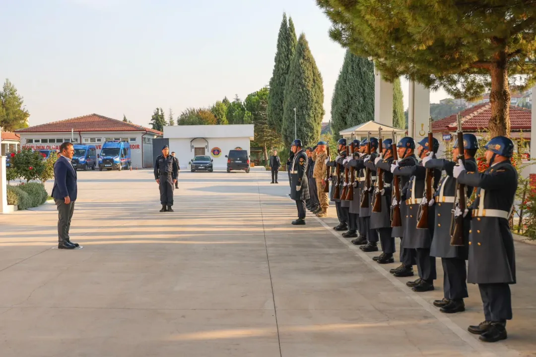 Bilecik Valisi Sözer'den İl Jandarma Komutanlığı'na ziyaret