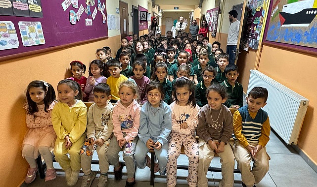 Bir Hikâye Bin Neşe Hendek’te Çocuklarla Buluştu