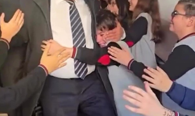 Bir ömürlük eğitimin son zili: 46 yıllık öğretmenlik yolculuğuna alkışlarla veda