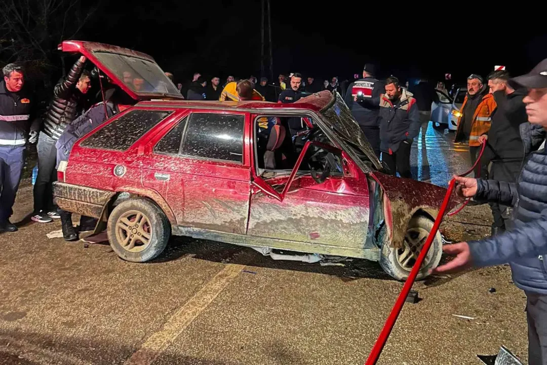 Bolu’da feci kaza: 1’i ağır 6 yaralı