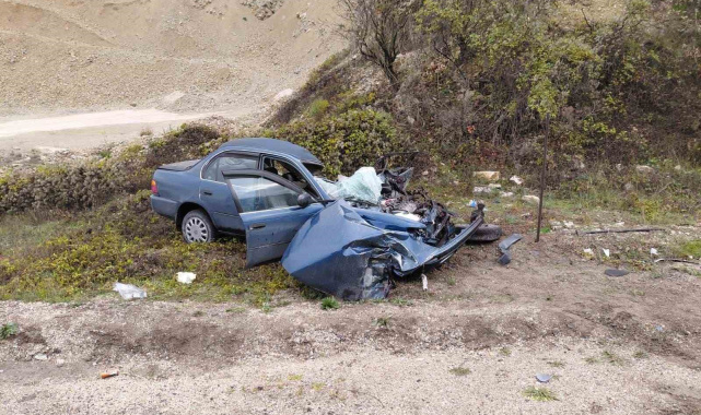 Bolu'da kamyon otomobille çarpıştı: 1 ölü, 1 yaralı