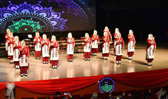 Bolu'da öğretmenlerden unutulmaz kültür ve sanat gecesi