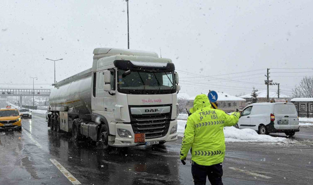 Bolu Dağı ağır tonajlı araçlara kapatıldı