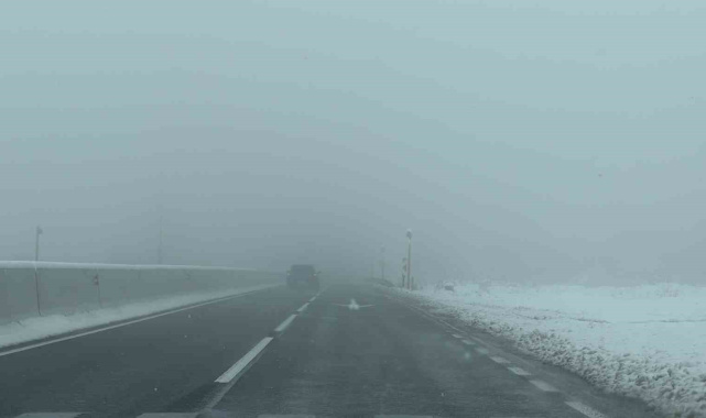Bolu Dağı'nda kar ve sis etkili oluyor
