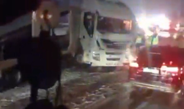 Bolu Dağı Tüneli çıkışında 6 araçlı zincirleme kaza