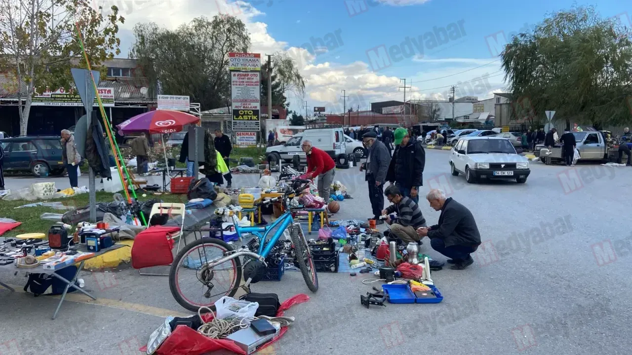 Burası 2nci el oto pazarı! Malı çalınan da eski eşya arayanda buraya gelıyor